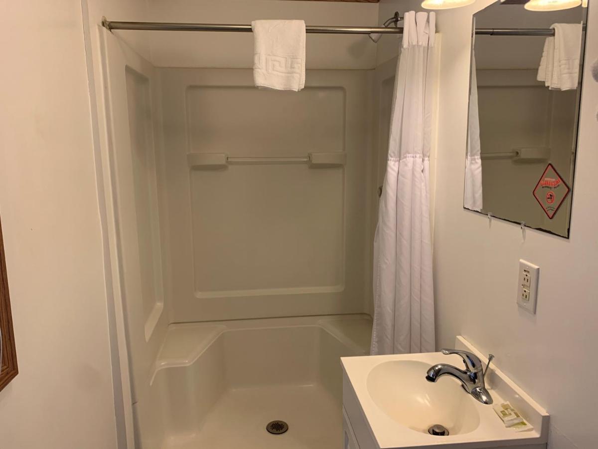 Haven Inn Glen Dale Екстер'єр фото